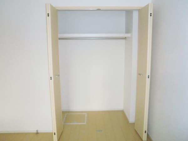 設備(★ベッドルーム５．９帖のクローゼットです★)