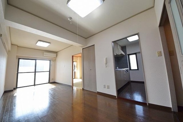 リビング・居室(★14.3帖のＬＤＫ・南向きで明るいお部屋です★)