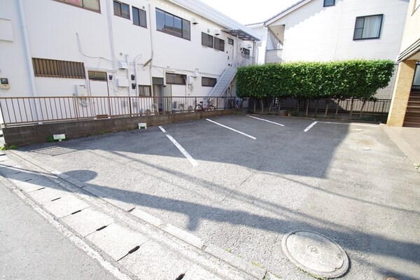 駐車場(★お気軽にタウンハウジング稲田堤店までお問合せ下さいませ★)