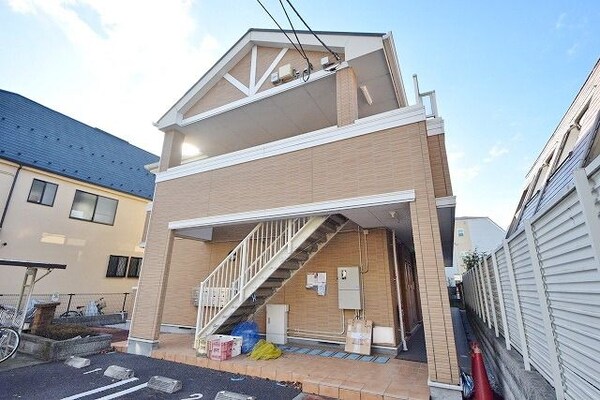 外観(★大手ハウスメーカー施工の築浅アパートです・閑静な住宅街で…)