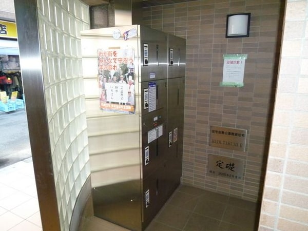 エントランス(★あって便利宅配ＢＯＸもあります★)