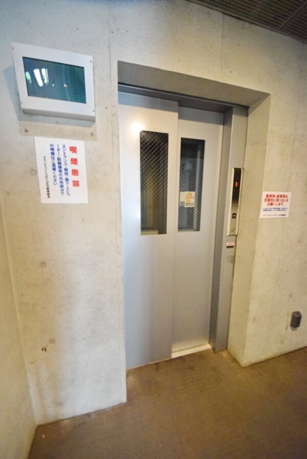 共有部分(♪エレベーターは内部の確認できるモニター付き♪)