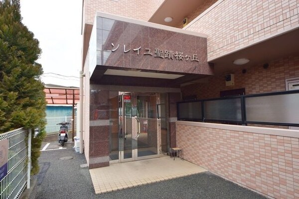 エントランス(★お問い合わせはタウンハウジング聖蹟桜ヶ丘店まで★)