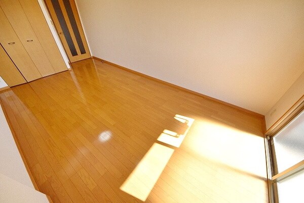 その他室内・内装(★広々10帖の洋室です★)