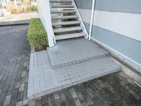 エントランス(★お部屋探しはタウンハウジング稲田堤店まで★)