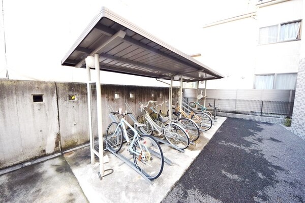 共有部分(★うれしい屋根つきの駐輪場です★)