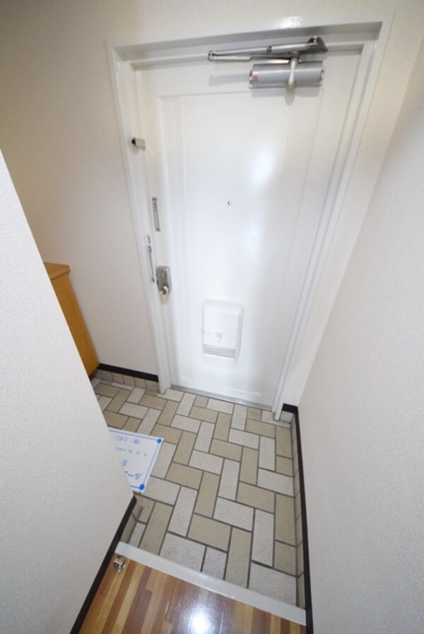 玄関(★下駄箱が大きいので靴が多くても安心です★)