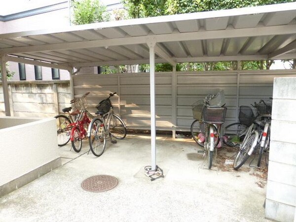 駐車場(★　屋根付き駐輪場　★)