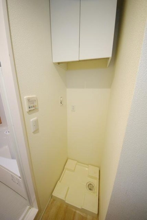 その他(★洗濯機置き場の上に便利な棚付き★)
