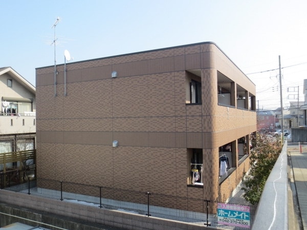 外観(タウンハウジング府中店まで)