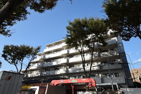 外観(★調布駅徒歩5分・しっかりしたＲＣ造のマンションです★)