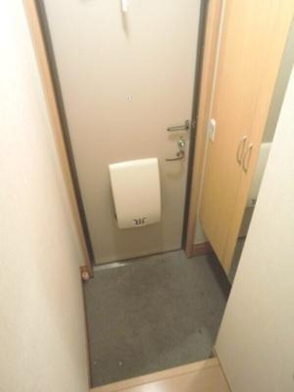 玄関(★身鏡付きのシューズＢＯＸがあります★)