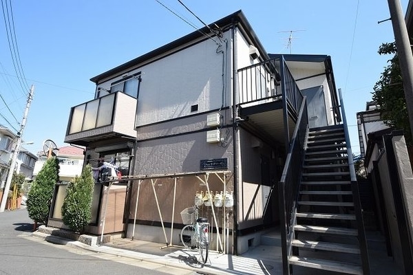 エントランス(★閑静な住宅街★洋室広々8帖★)