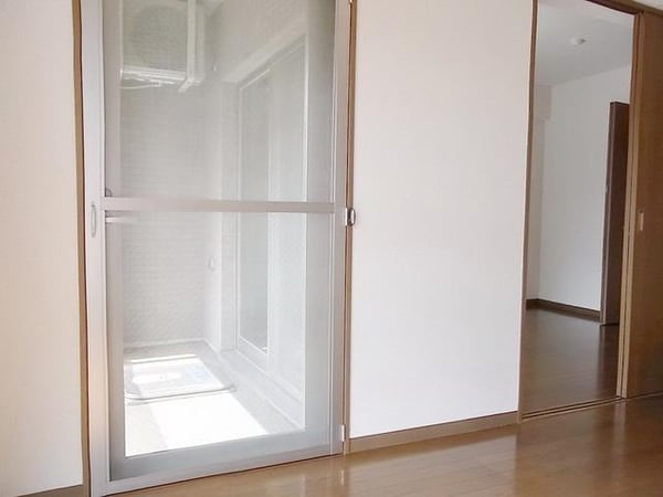 バルコニー(★２面換気ができます。ドアにも網戸が付いてます★)