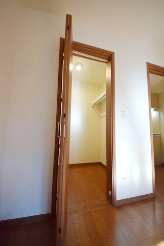 物件内観写真12　(★奥行きのあえうウォークインクローゼットで荷物がたっぷり入…)