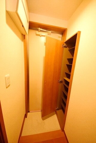 物件内観写真14　(★下駄箱付きの玄関★)