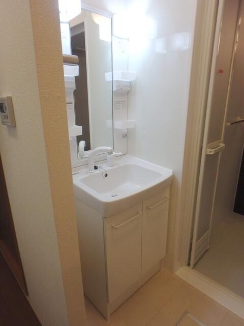 物件内観写真8　(★洗髪洗面化粧台★)