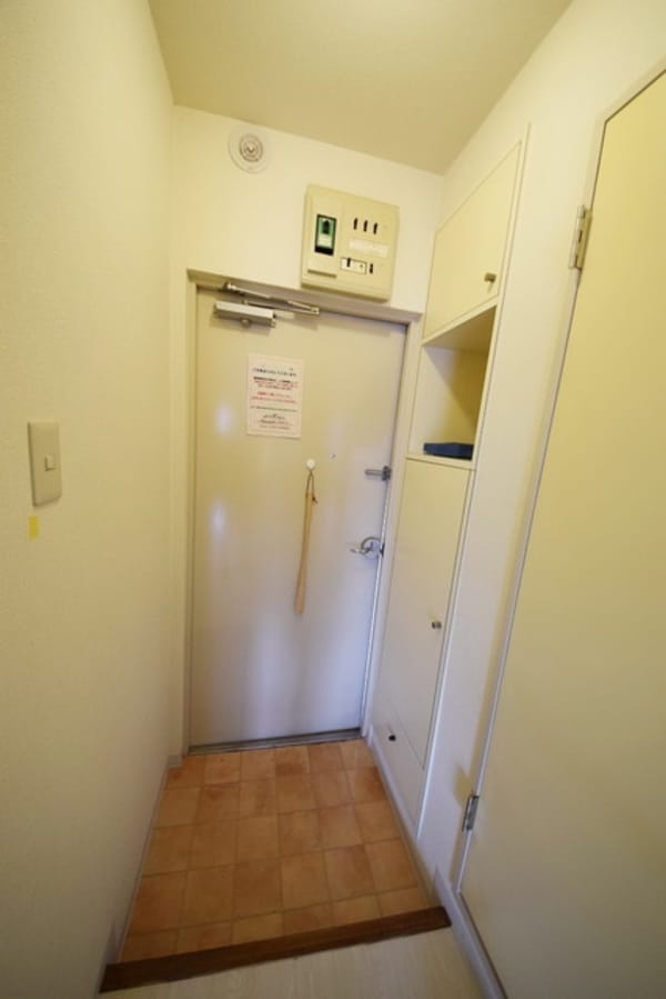 玄関(★下駄箱完備★)