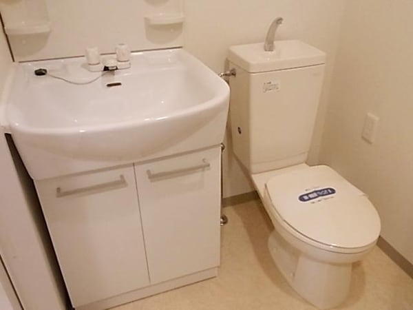 トイレ(★オシャレなパウダールームです★)