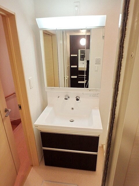 物件内観写真8　(★独立洗髪洗面化粧台★)