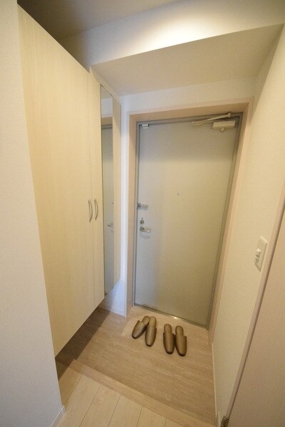 物件内観写真14　(玄関)