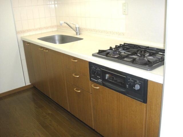 物件内観写真9　(★広い独立キッチン・3.6帖★)