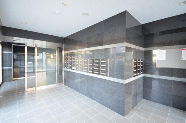 エントランス(♪集合ポスト♪)