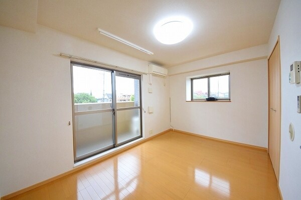 リビング・居室(別号室参考写真)