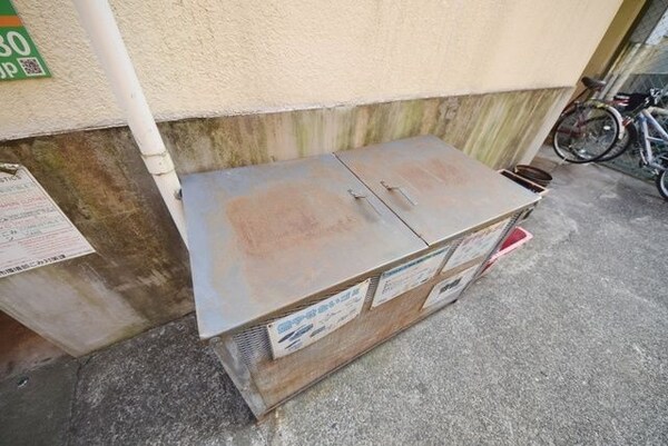 共有部分(敷地内ごみ置き場)