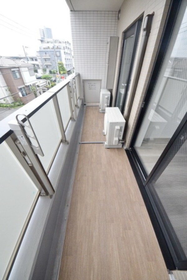 バルコニー(★日当たりのいいバルコニー付きです★)