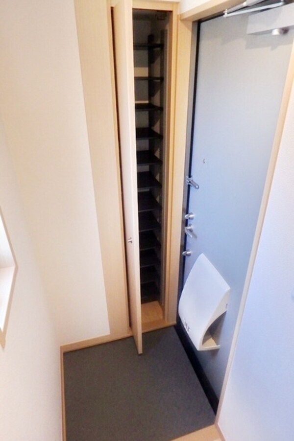 玄関(★人感知センサーライト★)