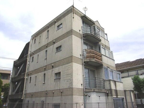 外観(★コンクリート打ちっぱなしのお洒落な外観★)