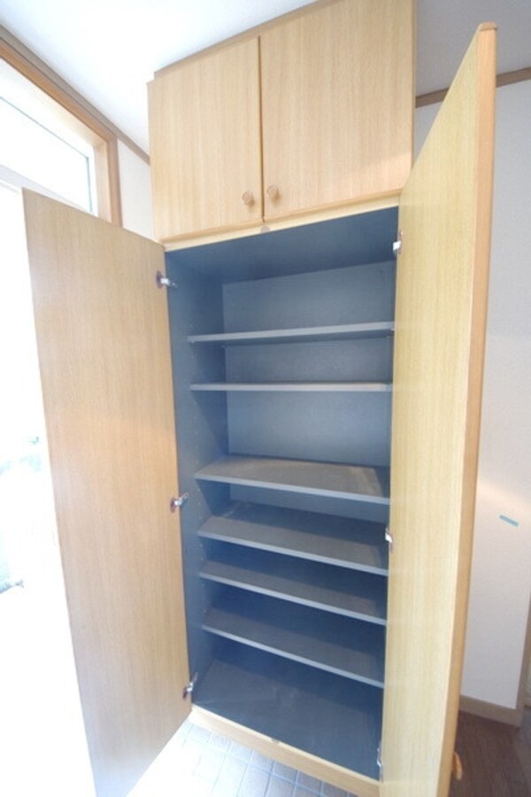 設備(★こんだけあれば家族みんなの靴入りますね★)