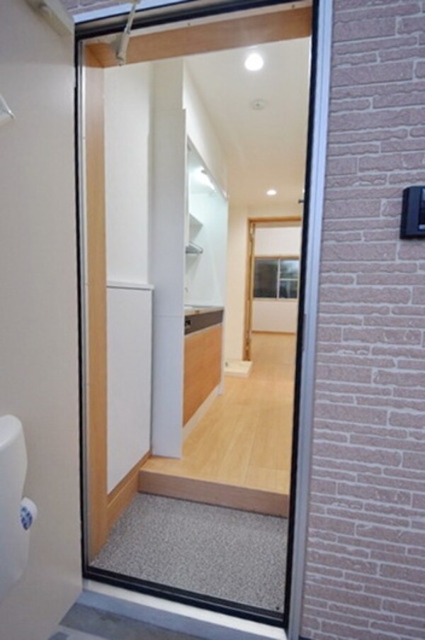 玄関(同施工会社参考写真)