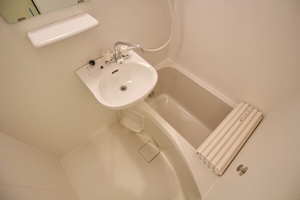 バス／シャワールーム等(★鏡もついていてキレイなバスルームです★)