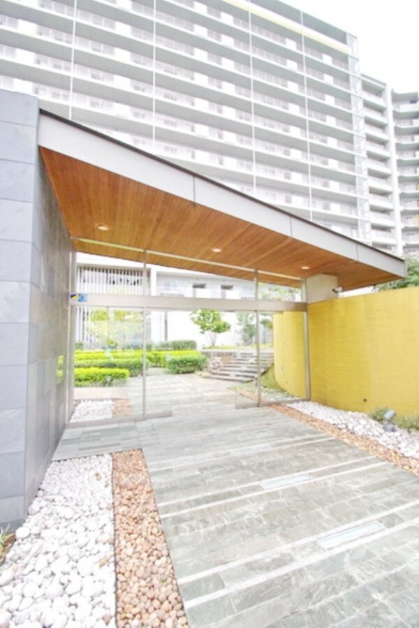 エントランス(★お問い合わせはタウンハウジング聖蹟桜ヶ丘店まで★)