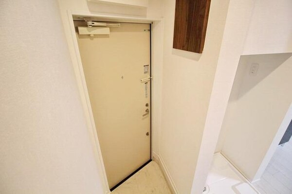 玄関(★上部に靴箱も付いてますよ★)