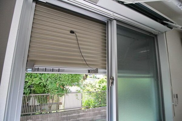 設備(★防犯シャッターです　※別部屋のお写真です★)