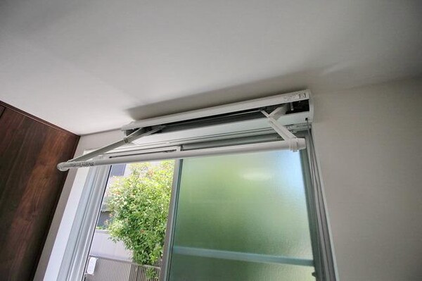 設備(★収納式の室内干し　※別部屋のお写真です★)