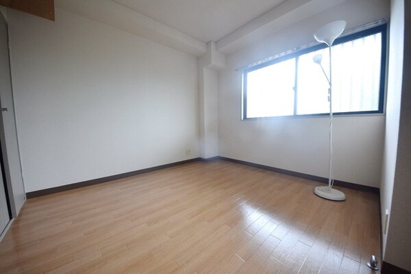 リビング・居室(☆洋室５．５帖です☆)