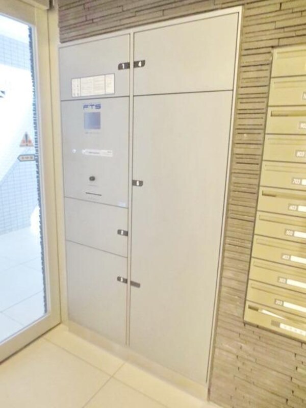 エントランス(★宅配BOX完備★)