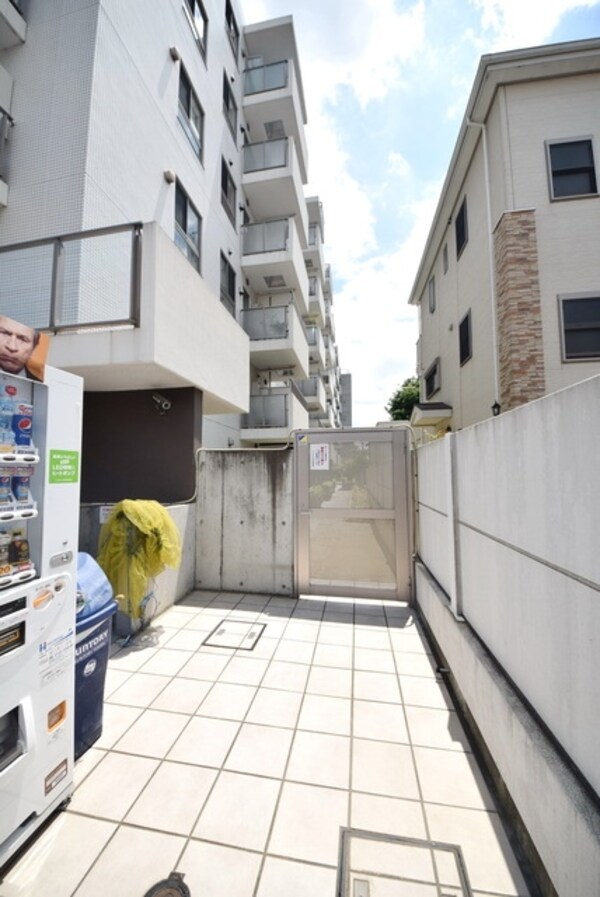 その他(★建物裏側にも★)