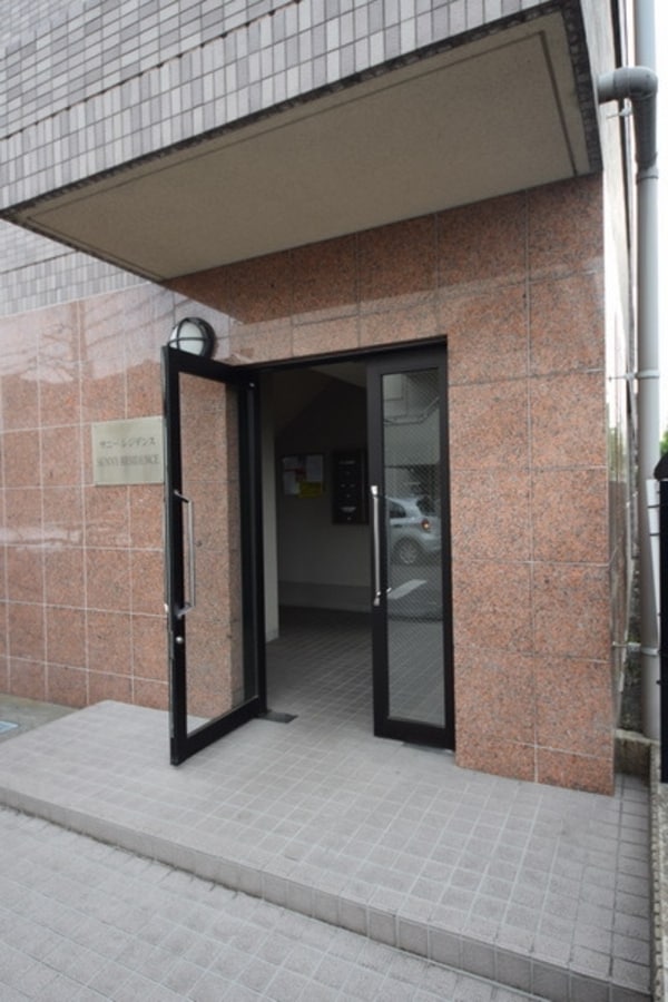 エントランス(～建物入口です～)
