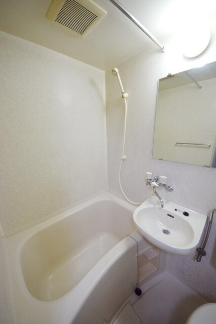 物件内観写真3　(★キレイなバスルームです★)