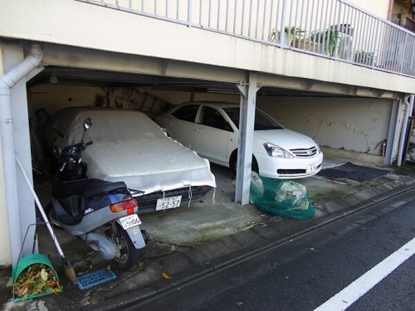 駐車場(☆屋根付き駐車場☆)