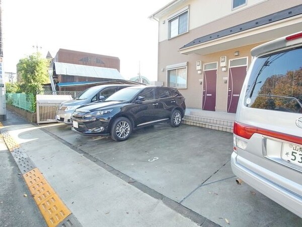 駐車場(★お部屋探しはタウンハウジング高幡不動店まで★)