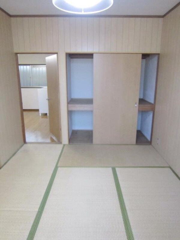 その他室内・内装(★和室６帖、落ち着く空間です★)