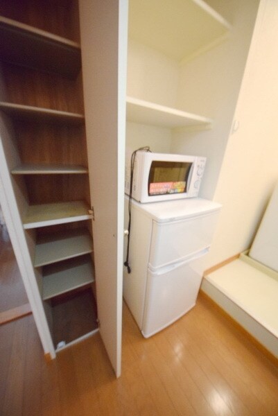 物件内観写真13　(★冷蔵庫、電子レンジ付いています★)