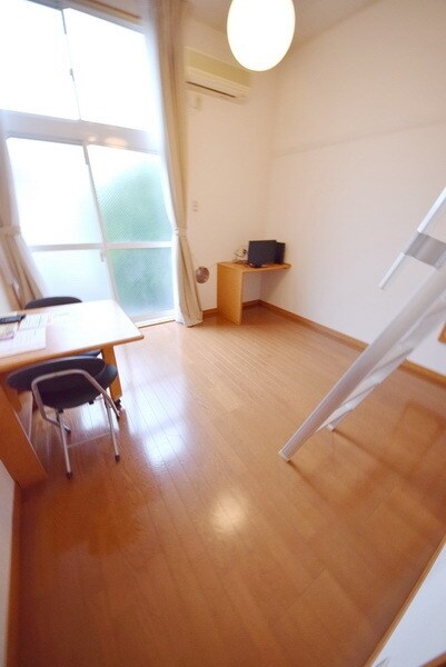 物件内観写真14　(★天井も高くて開放的です★)