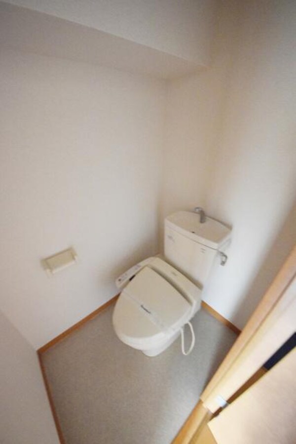 トイレ(★嬉しいシャワートイレです★)